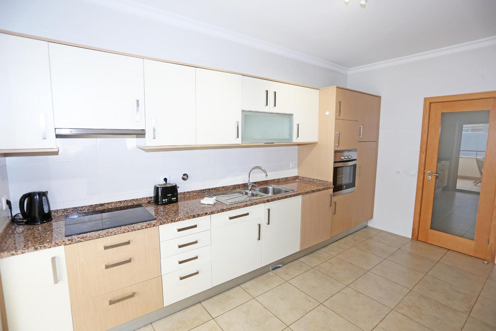 A04 - Large Modern 1 Bed Apartment With Pool ลากอส ภายนอก รูปภาพ