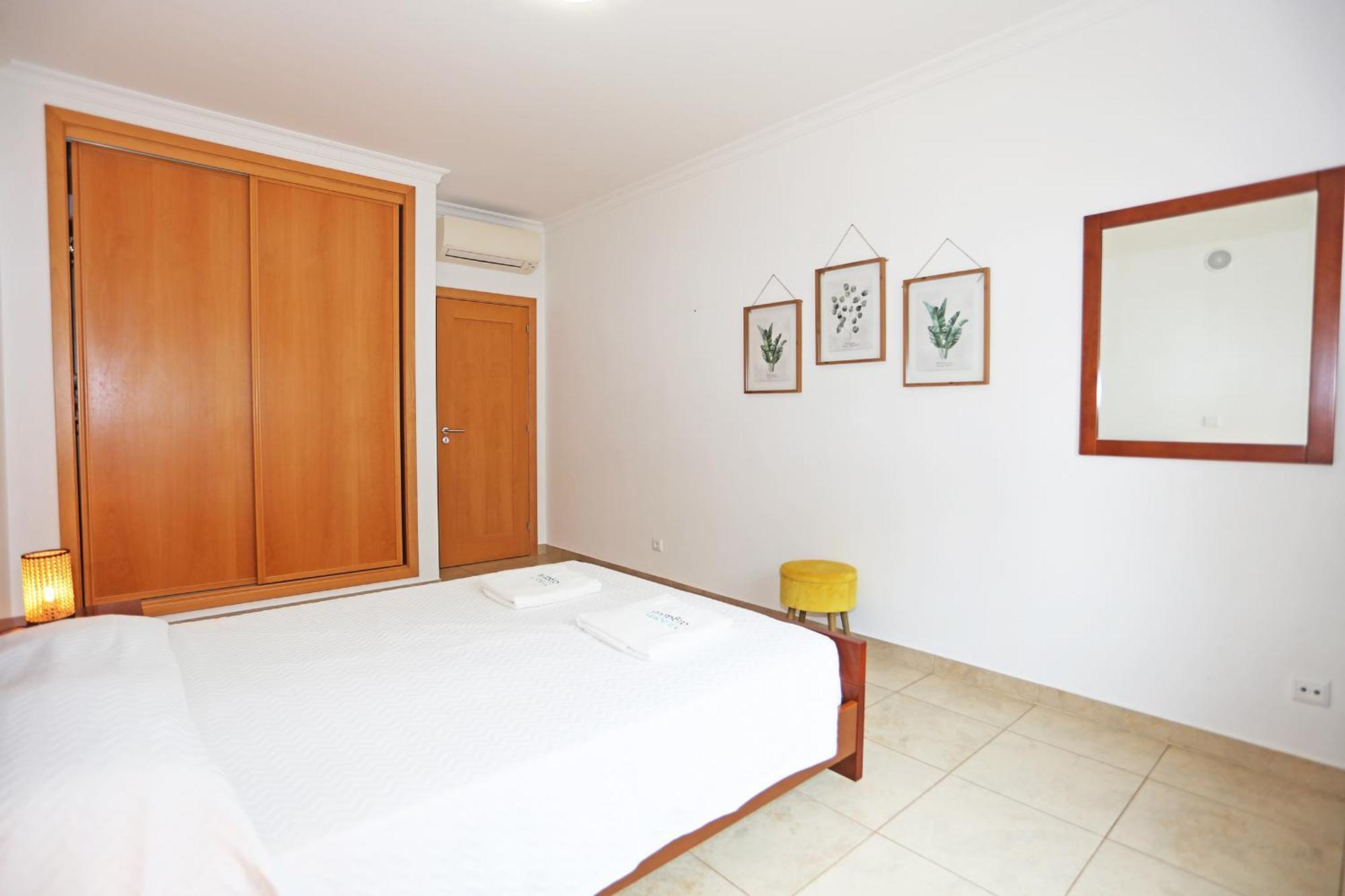 A04 - Large Modern 1 Bed Apartment With Pool ลากอส ภายนอก รูปภาพ
