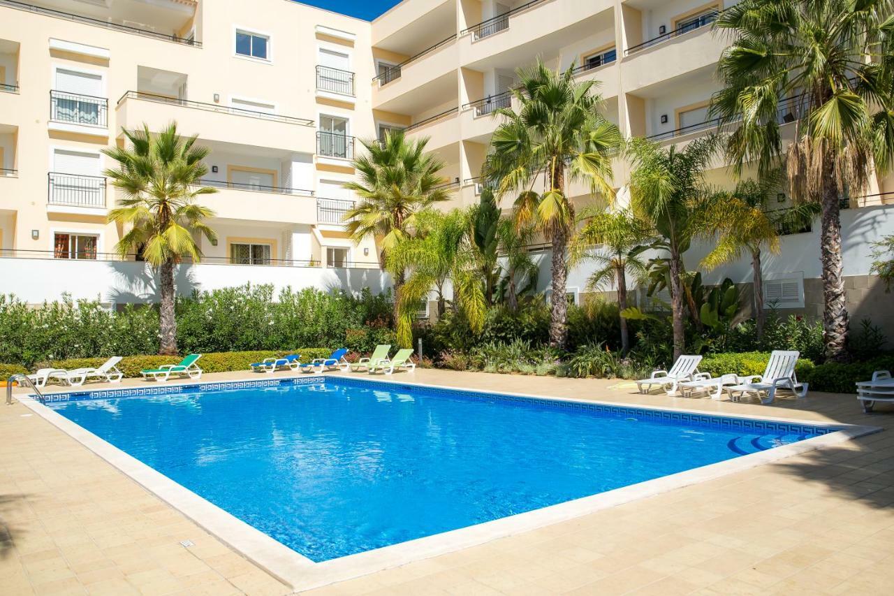 A04 - Large Modern 1 Bed Apartment With Pool ลากอส ภายนอก รูปภาพ